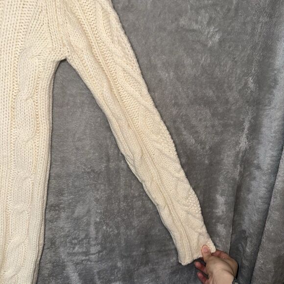 Eddie Bauer Women's Ivory Cable Knit Turtleneck Wool Sweater Sz Med Fisherman - Picture 3 of 9